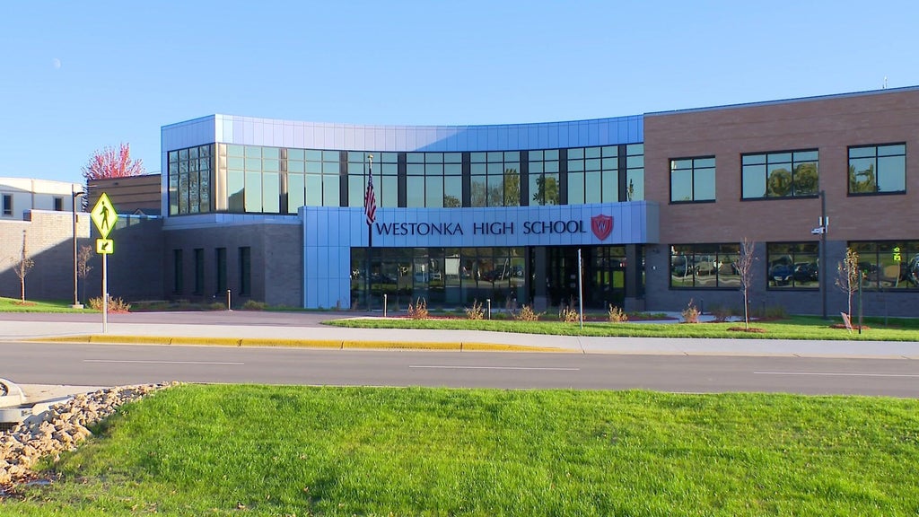 Westonka schools develop AI policymaking group to prepare for evolving technology — WCCO / CBS Minnesota, Bonita Springs Technology news