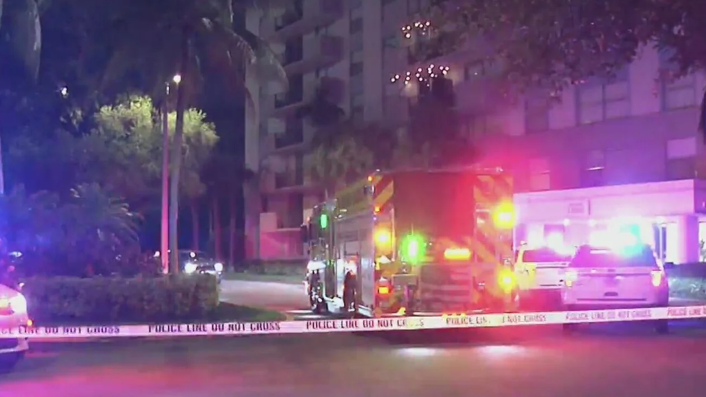 Man arrested in deadly North Miami abduction where witnesses saw suspects wearing "police" shirts — CBS Miami, Bonita Springs Community news