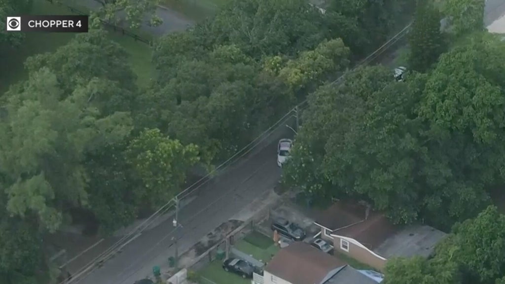 Man found dead near park in northwest Miami-Dade, homicide detectives investigating — CBS Miami, Bonita Springs Health news