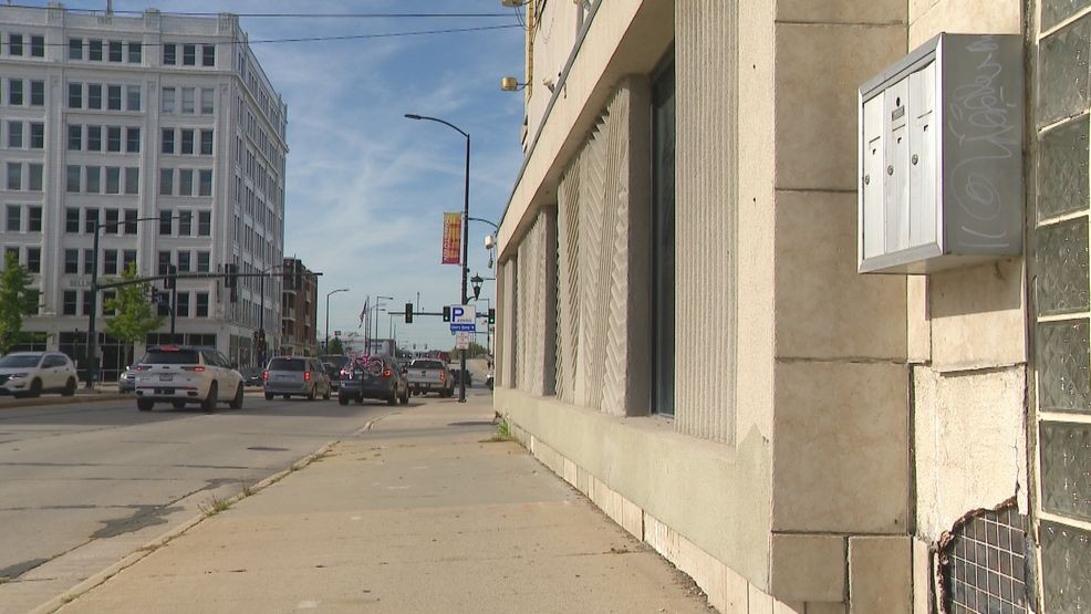 Green Bay council sends vacant building registration ordinance back to committee — Fox 11 Green Bay Local, Bonita Springs Government news