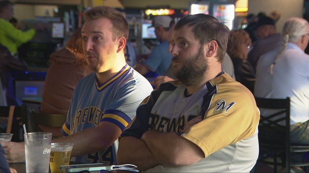 Brewers fans show World Series excitement at Stadium View — Fox 11 Green Bay Local, Bonita Springs Sports news