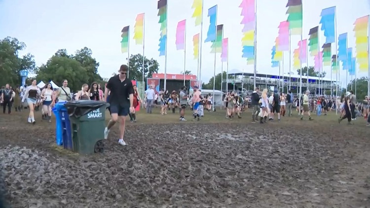 Zilker Park's Great Lawn remains closed following ACL Fest restoration — KENS 5 (San Antonio), Bonita Springs Community news