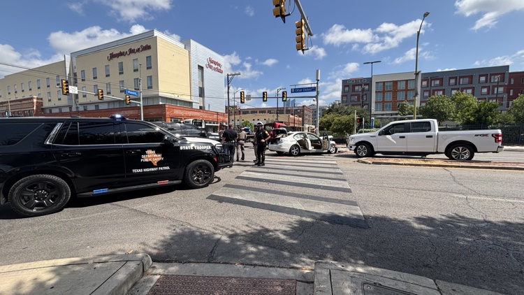 Texas DPS releases video of stolen car chase ending with four-vehicle downtown San Antonio crash — KENS 5 (San Antonio), Bonita Springs Business news