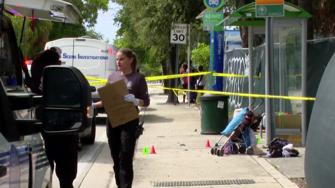Attacker, victim injured in stabbing at Miami bus stop โ WSVN 7 Miami-Dade